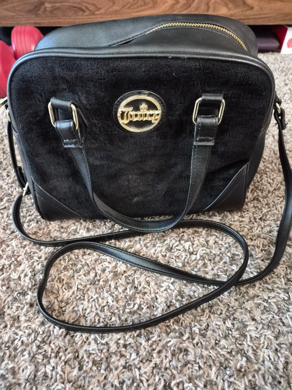 JUICY COUTURE HEART SOUL IF THE CORNW FITS SATCHEL BAG